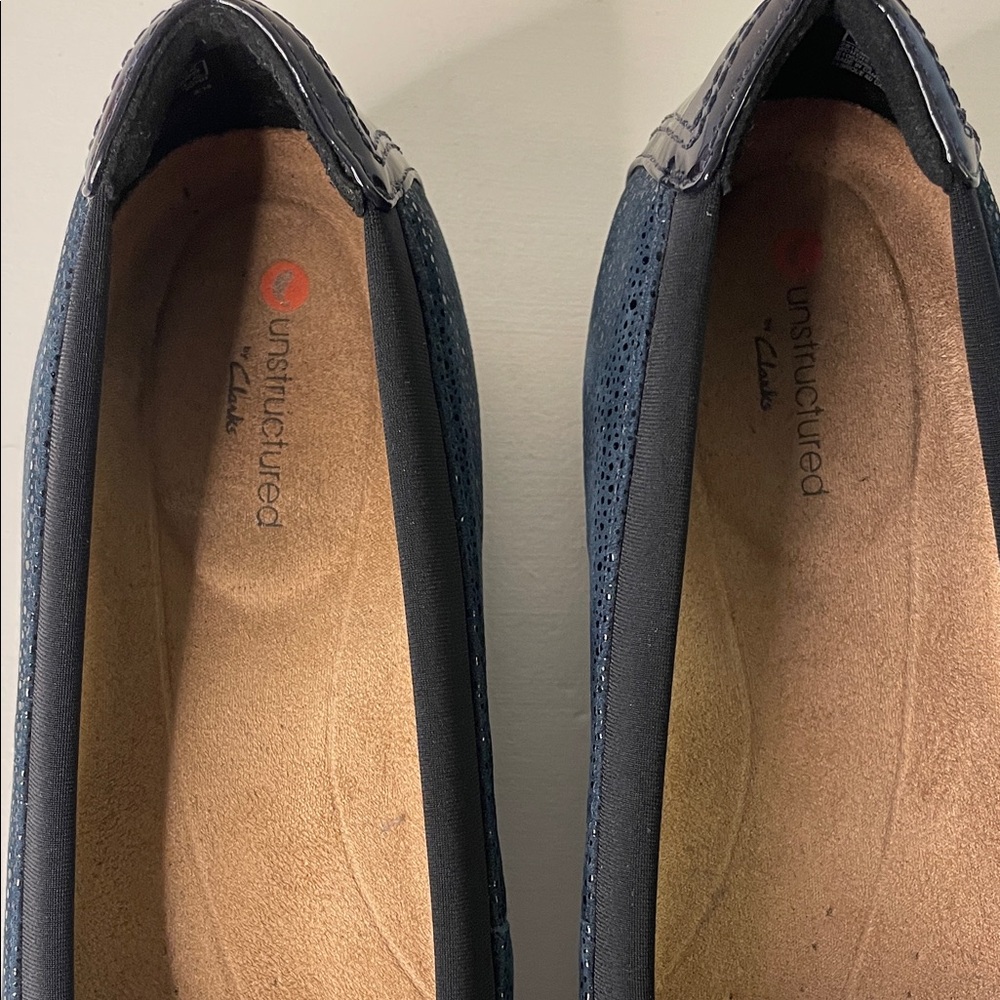 Clarks Women's Navy Patent Toe Ballet Flats - Picture 6 of 7